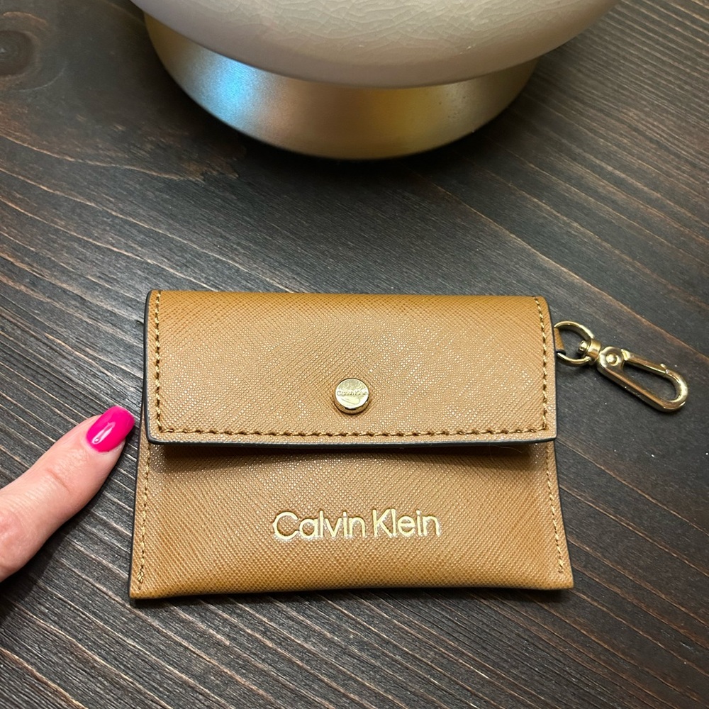 Calvin Klein Change Holder